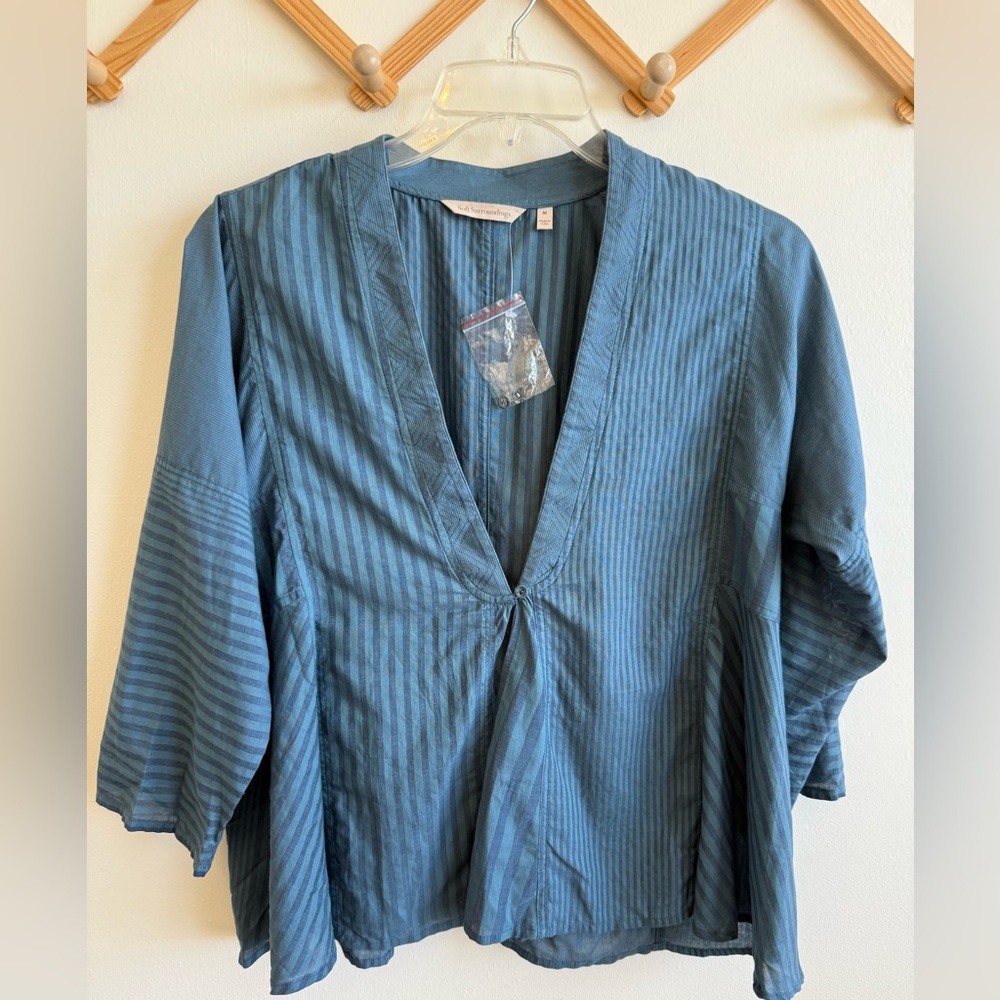 Soft Surrounding Commelina Top